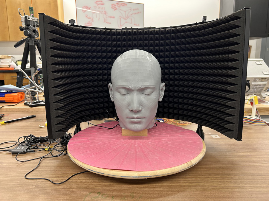 A 3D printed head in a desktop listening chamber