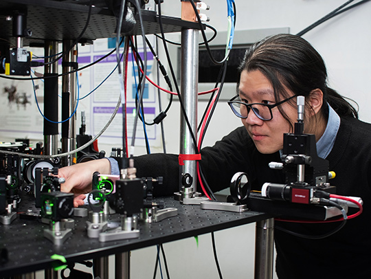 Yanda Geng in the lab. Credit: Rahul Shrestha