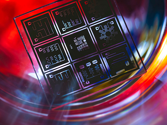 A quantum computerchip developed by UMD physicist Alicia Kollár. Credit: John T. Consoli